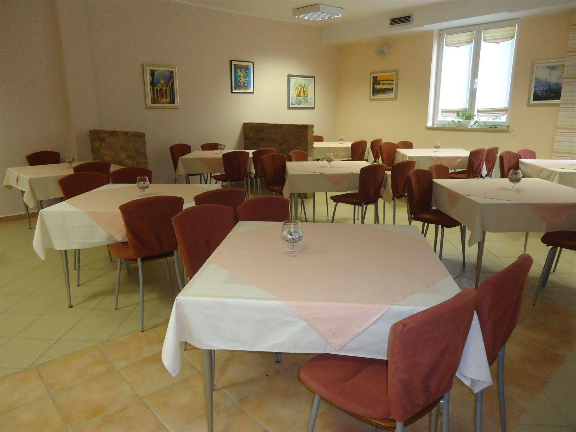 Hotel Emaus Novigrad Istria Dış mekan fotoğraf
